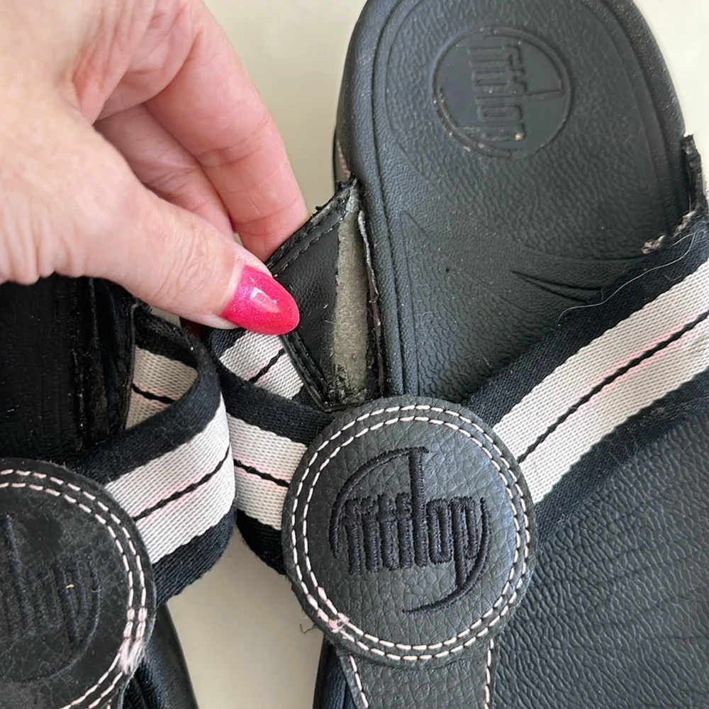 FITFLOP Thong Sandals Size 7 Black